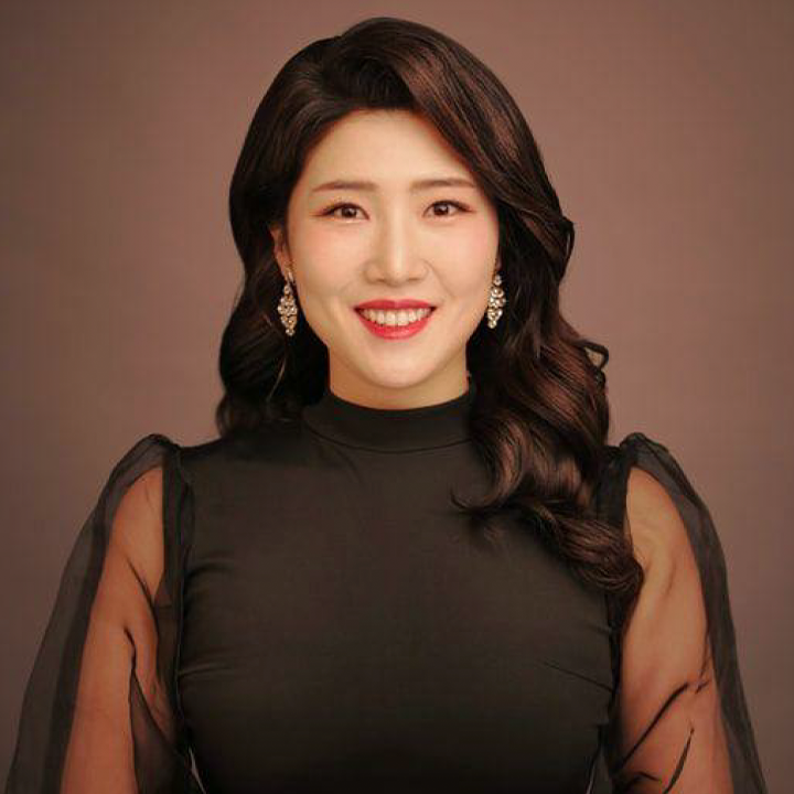 Josephine Lee