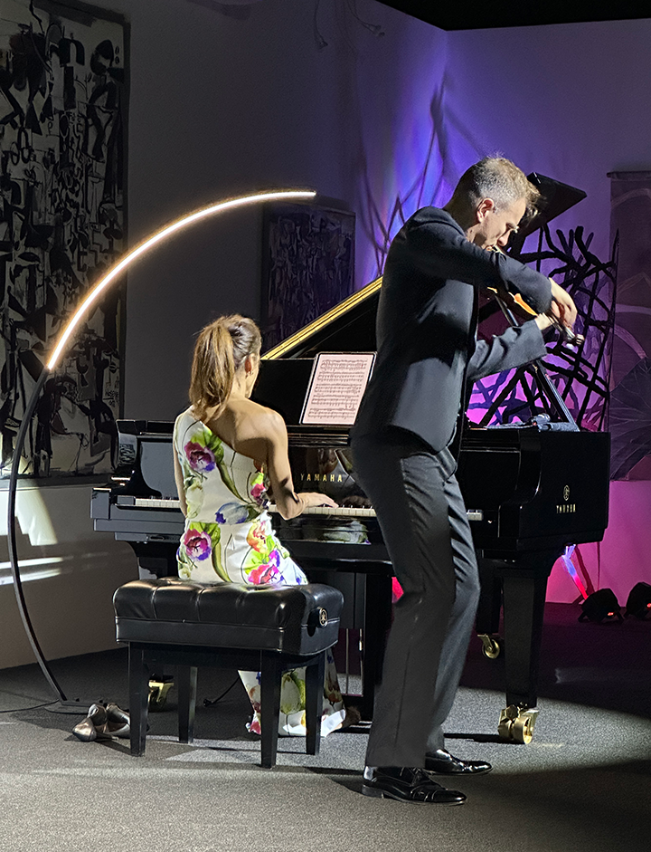 Audience and performance at The 222